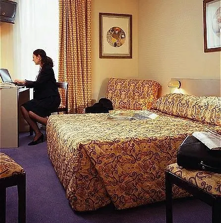 Ibis Styles Nation Porte De Montreuil Hotel