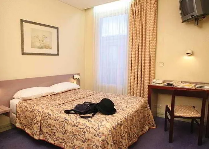 Hotel Ibis Styles Nation Porte De Montreuil 3*