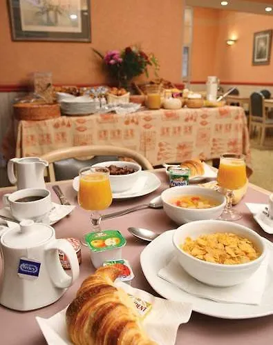 Hotel Ibis Styles Nation Porte De Montreuil 3*