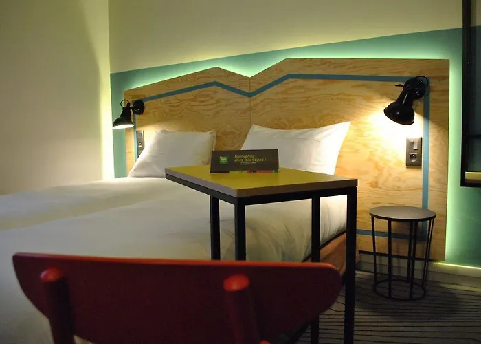 Ibis Styles Nation Porte De Montreuil Hotel 3*